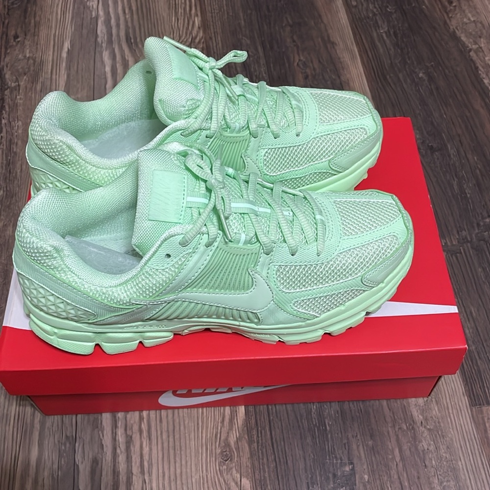 Nike Vomero - Picture 8 of 10